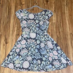 LOFT women’s dress medium petite MP knee mini cross back stretch grey floral